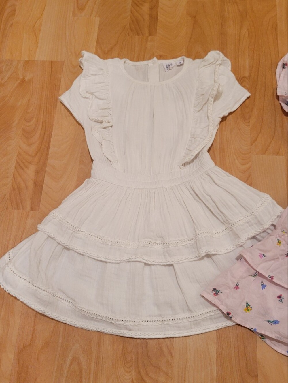 GAP Kids Flutter Tiered Dress Bundle 100% Cotton XS 4-5 White And Pink Floral - Picture 4 of 8